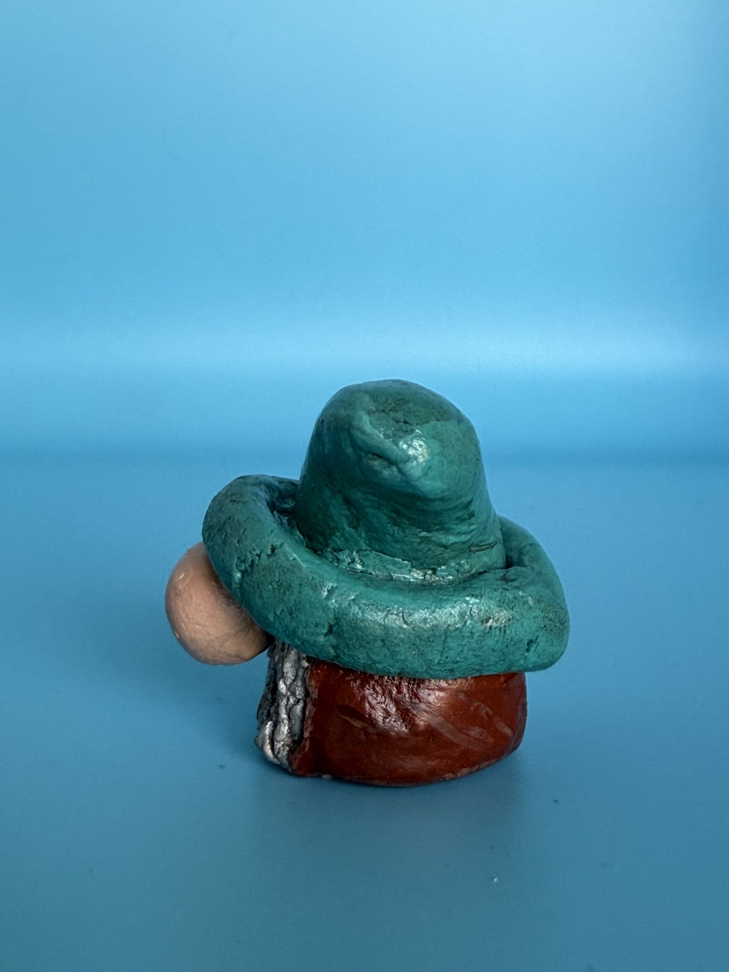 Desk Dweller Gnome — Aqua Hat, Brown Robes - GnomeNGarden